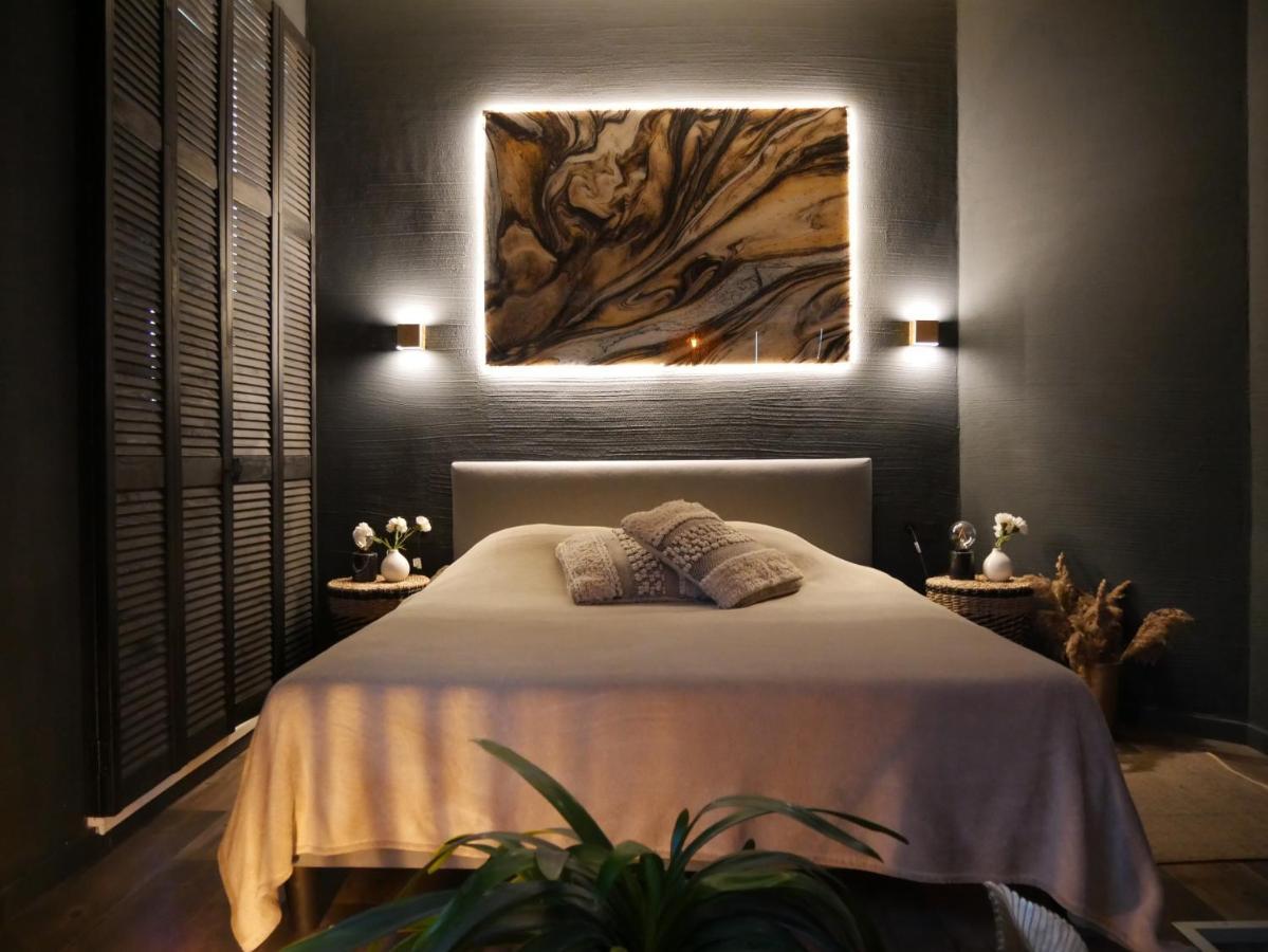 Sleep Inn - Black And Gold Loft Antwerp Cityview Bagian luar foto